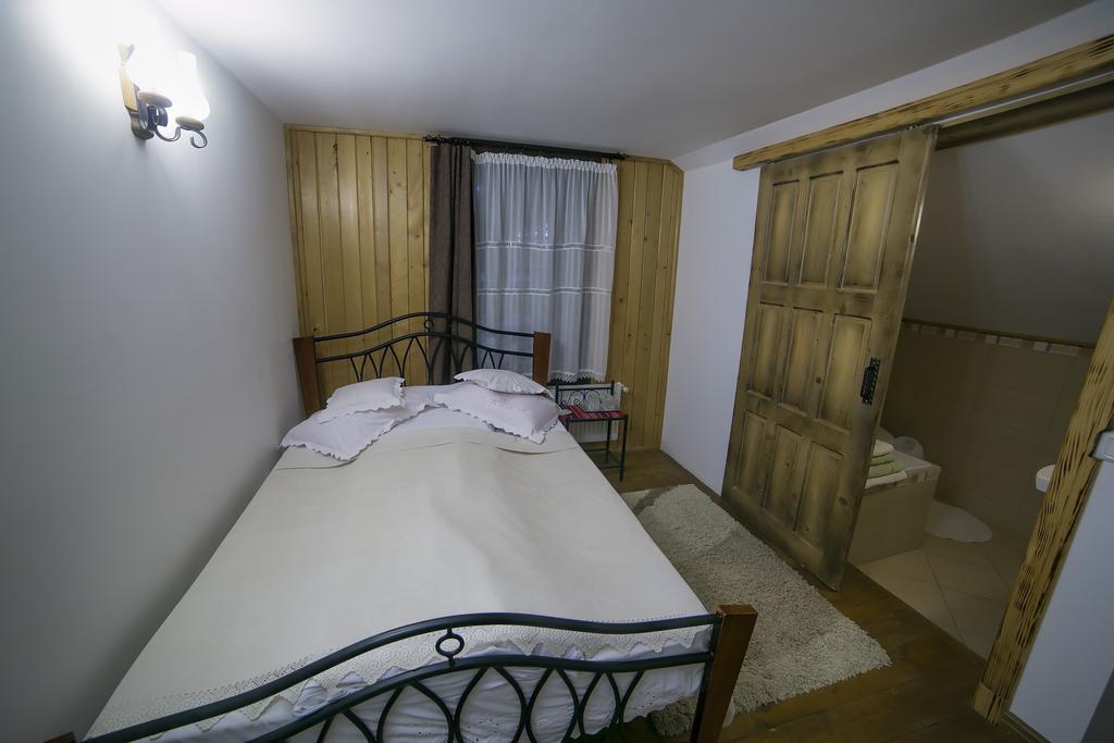 Casa Verde Voronet Esterno foto