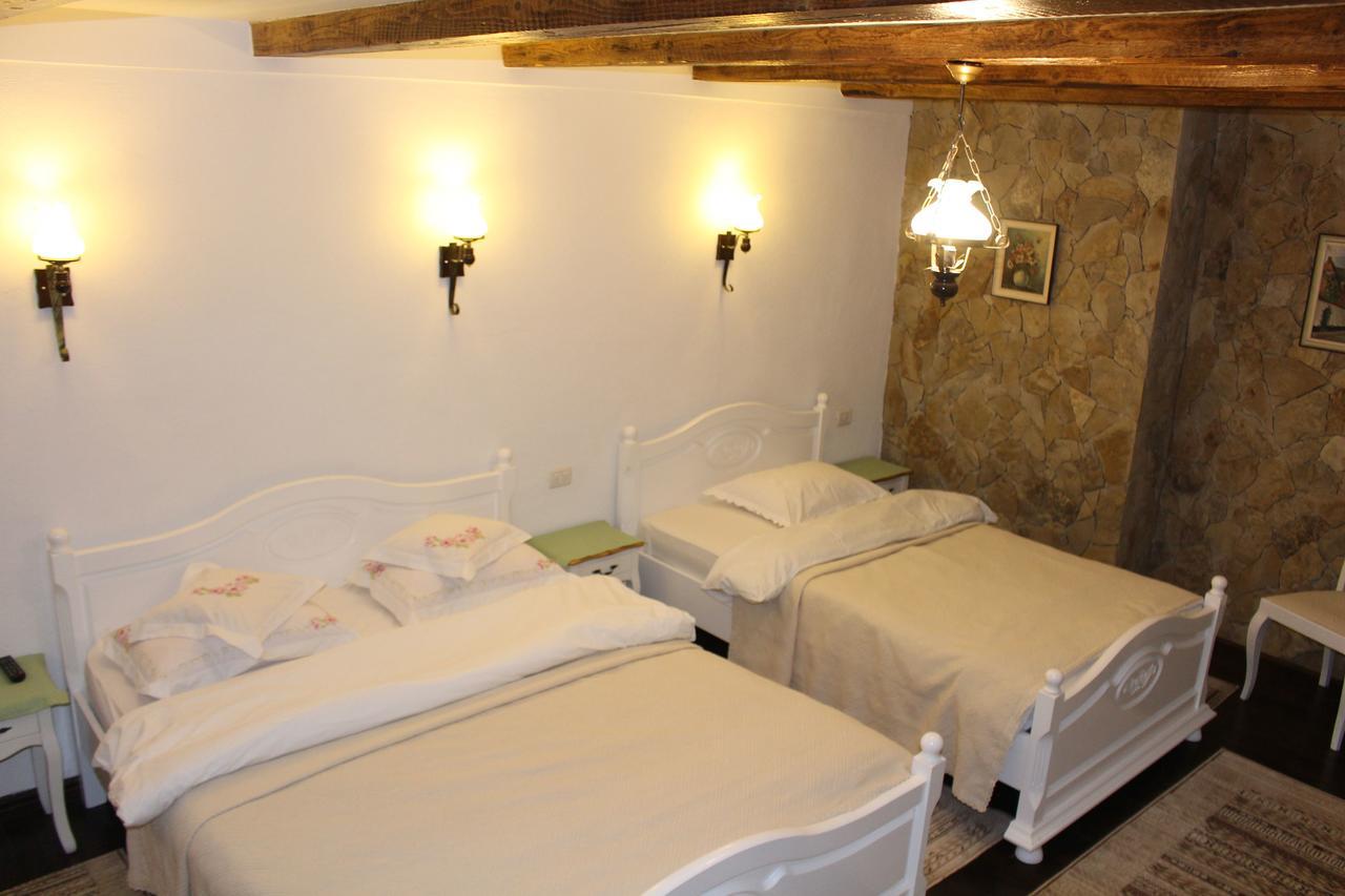 Casa Verde Voronet Esterno foto